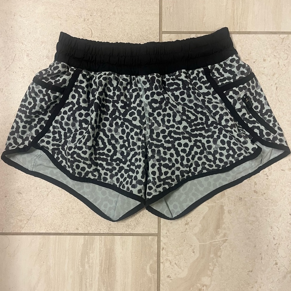 Lululemon Tracker Shorts 3” Blue Cheetah